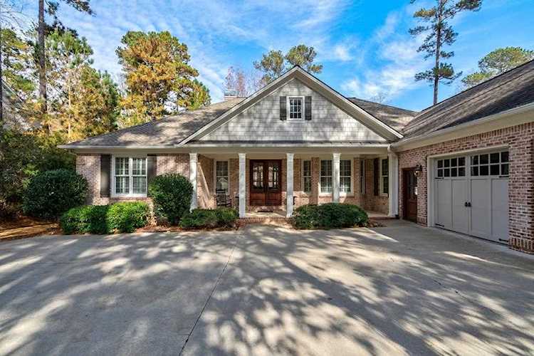1110 Parrotts Cove Road Greensboro, GA 30642