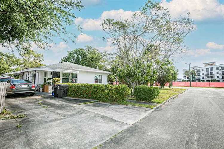 1205 Longwood Street West Palm Beach, FL 33401