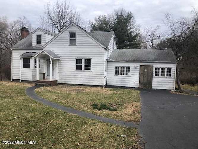 278 Van Wies Point Rd Glenmont, NY 12158