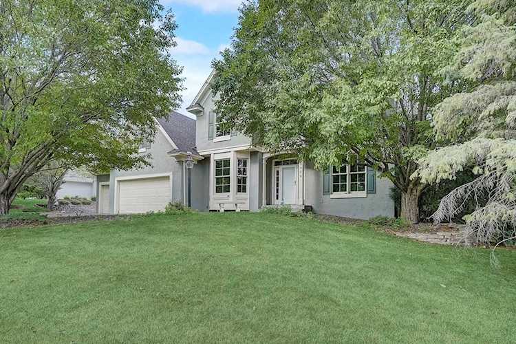 2479 Hidden Lake Drive Woodbury, MN 55125