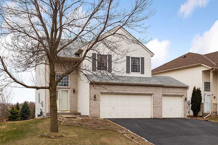 8525 Savanna Oaks Lane Woodbury, MN 55125