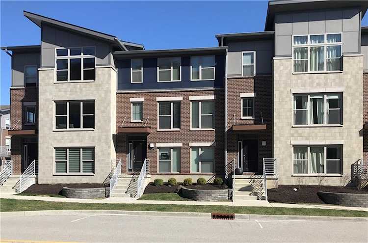 1292 Fairfax Manor Dr Carmel, IN 46032