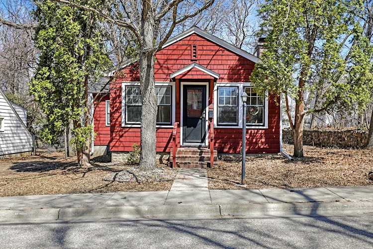 231 Bell Street Excelsior, MN 55331