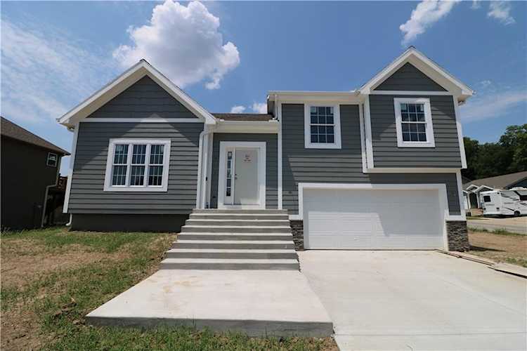 2202 Pike St St Joseph, MO 64503