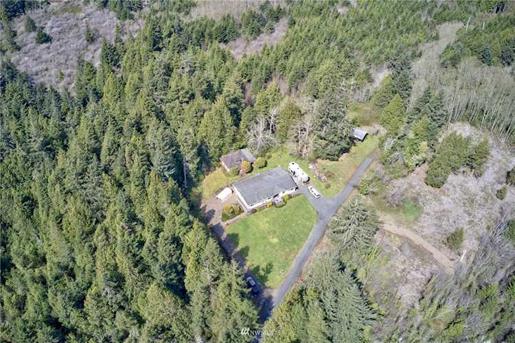 4407 40th St Seaview, WA 98644