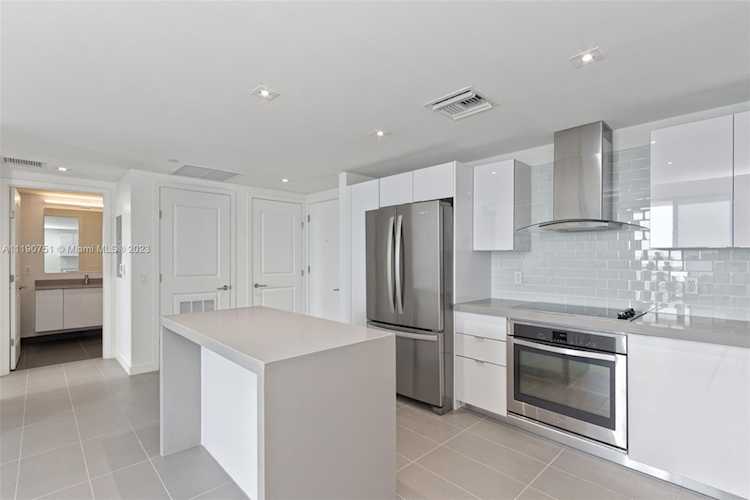 1600 NE 1st Ave #2418 Miami, FL 33132
