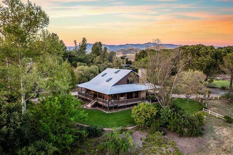 1895 View Dr Santa Ynez, CA 93460