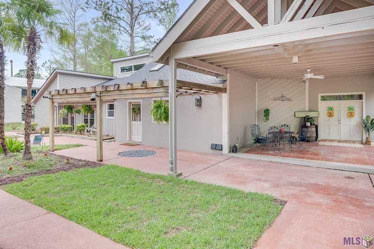 31582 River Pines Dr Springfield, LA 70462