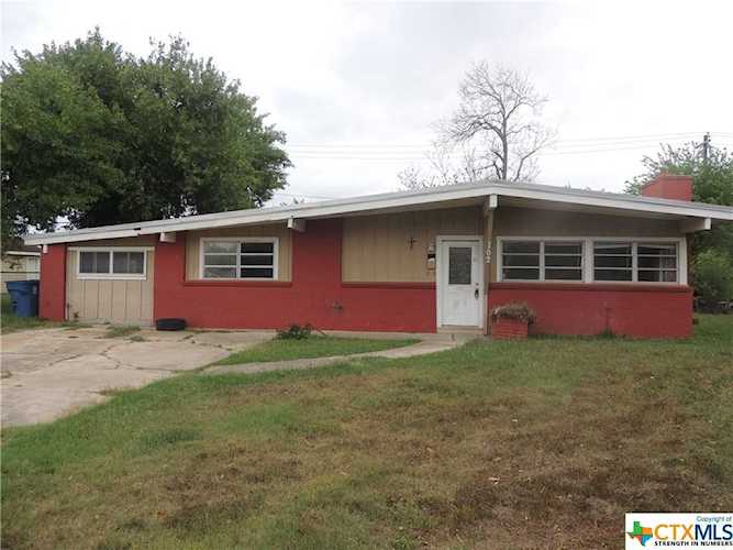 102 Travis St Port Lavaca, TX 77979