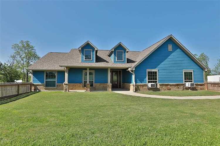 919 Agg Rd Tomball, TX 77375