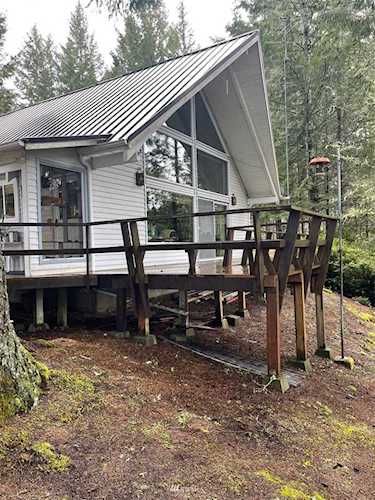 853 E Creekside Dr Belfair, WA 98528