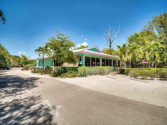 1020 Periwinkle Way Sanibel, FL 33957