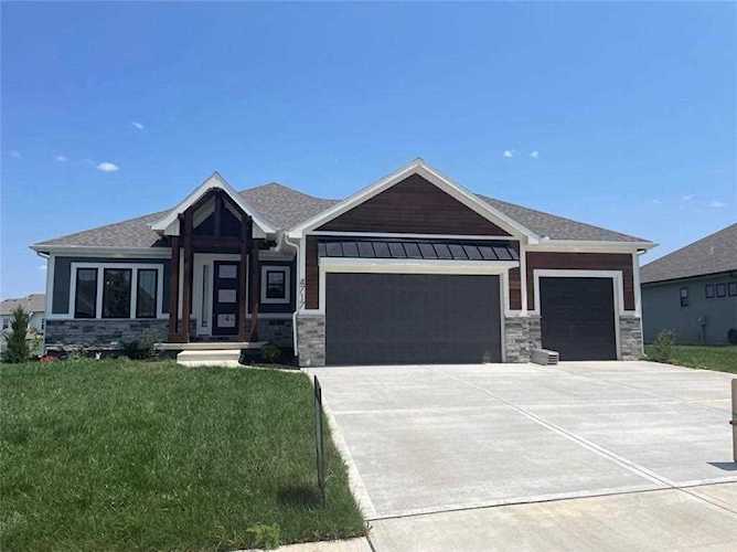 4717 NE Freehold Dr Lee's Summit, MO 64064