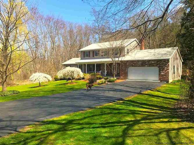 220 Windsor Dr Hurley, NY 12443