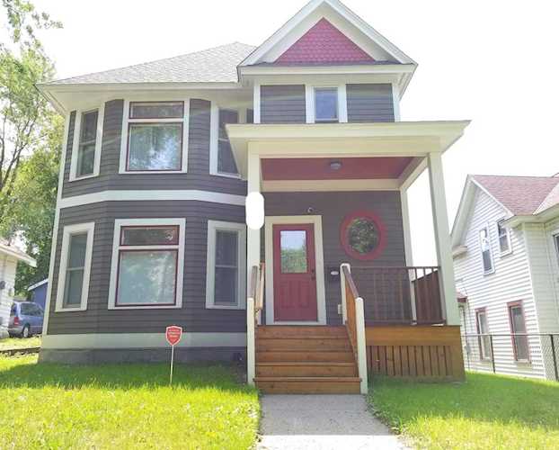 724 4th Street E Saint Paul, MN 55106