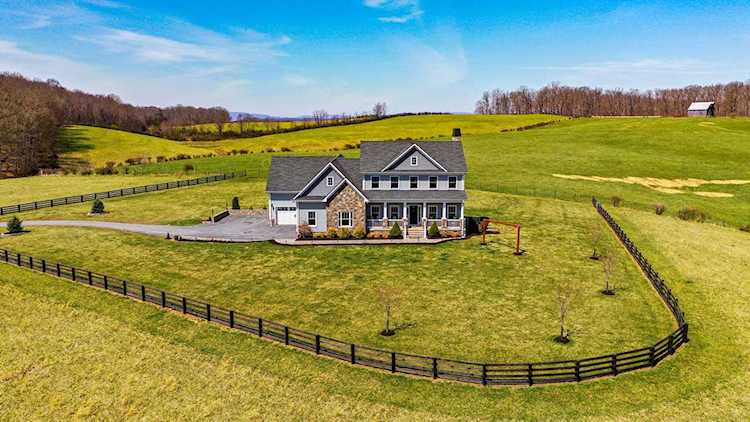 291 Hidden Creek Ln Frankford, WV 24938