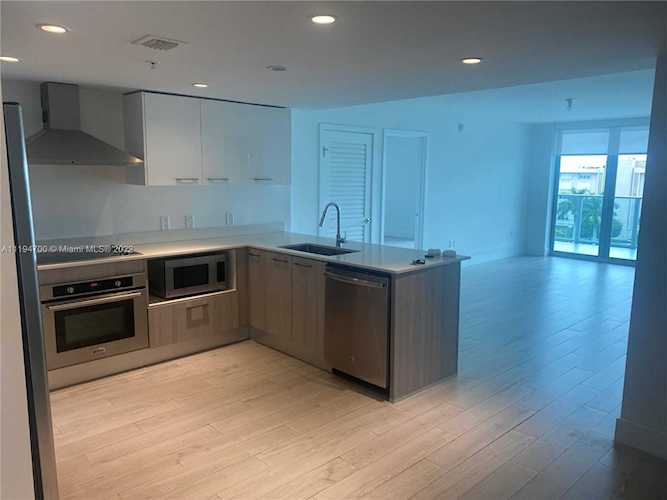 Address Withheld Bay Harbor Islands, FL 33154