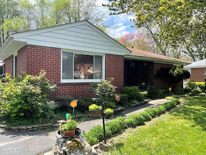 2218 Peaslee Rd Louisville, KY 40216
