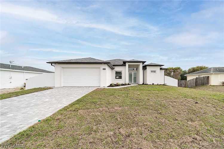2801 NE 7th Ave Cape Coral, FL 33909 | MLS 222025759 Photo 1