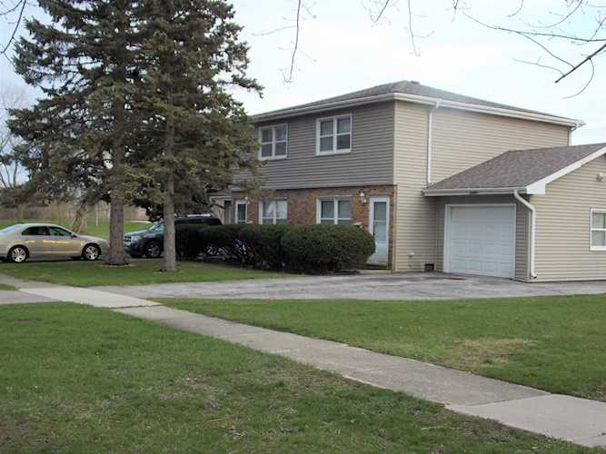 1353 Park Dr Montgomery, IL 60538