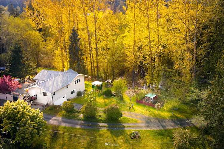 395 NW Blomster Way Poulsbo, WA 98370