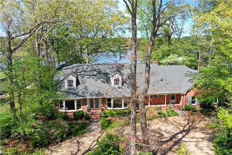 1332 Holly Point Rd Virginia Beach, VA 23454