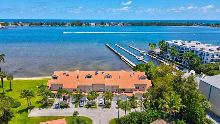 31 S Lakeshore Drive Hypoluxo, FL 33462