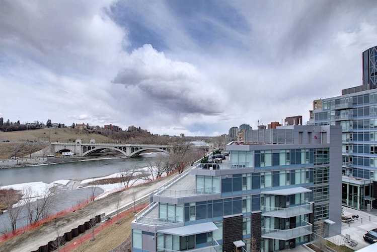138 Waterfront Ct SW #404 Calgary, AB T2P 1L1