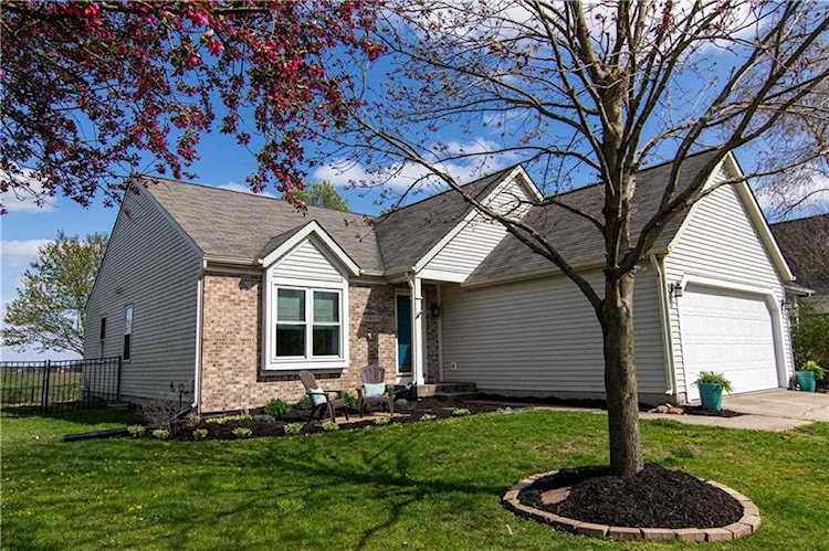 17911 Grassy Knoll Dr Westfield, IN 46074 | MLS 21852087 Photo 1
