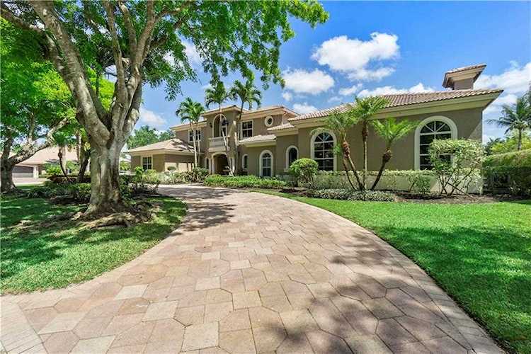 6807 NW 101st Ter Parkland, FL 33076