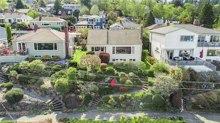 5515 SW Campbell Place Seattle, WA 98116