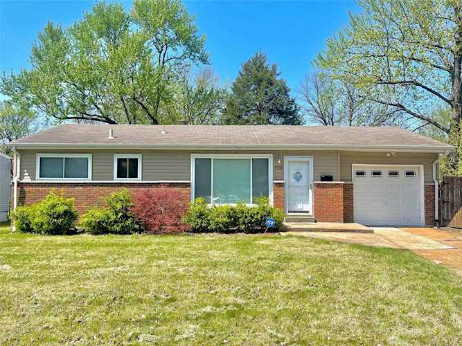 835 Northmoor Dr Florissant, MO 63033 | MLS 22026770 Photo 1