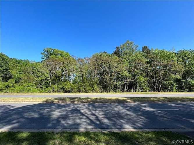 610 Airport Dr Highland Springs, VA 23075