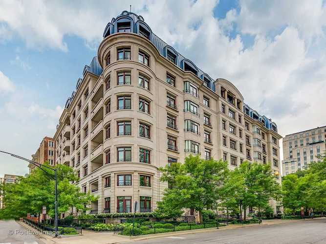 65 E Goethe St #4E Chicago, IL 60610