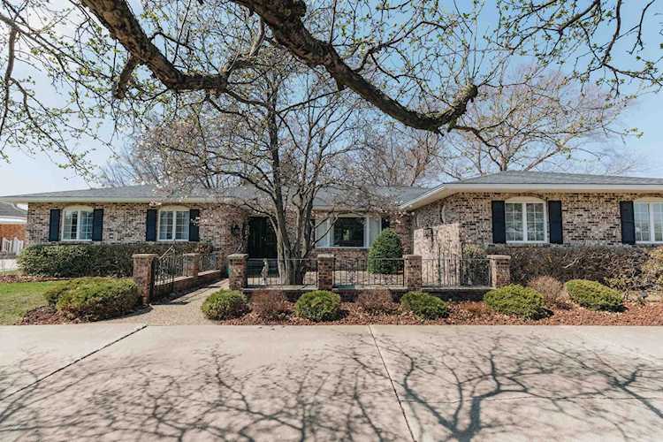 3322 Doral Dr Waterloo, IA 50701