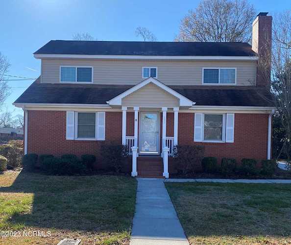 105 E Bridgers Street Burgaw, NC 28425