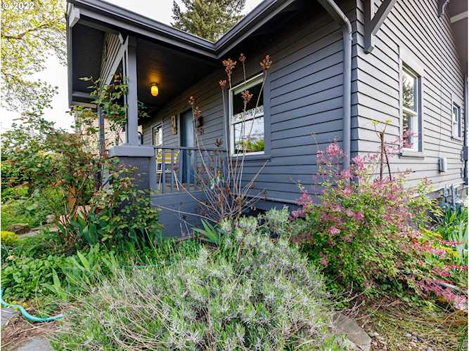 6303 SE 90th Ave Portland, OR 97266