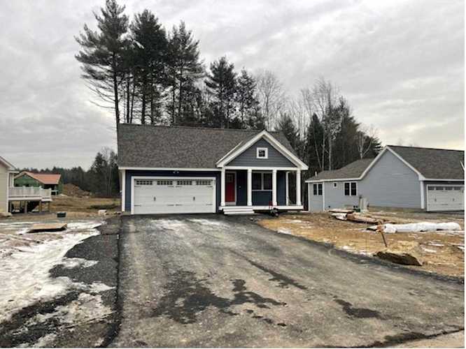 35 Three Ponds Dr Brentwood, NH 03833