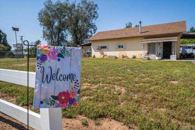 2311 La Brea Street Ramona, CA 92065