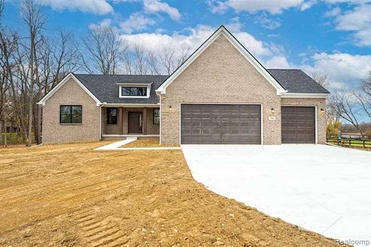 22711 Novi Rd Novi, MI 48167