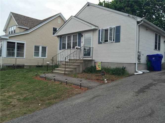 133 Oakdale Ave Pawtucket, RI 02860