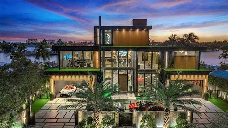 733 Middle River Dr Fort Lauderdale, FL 33304