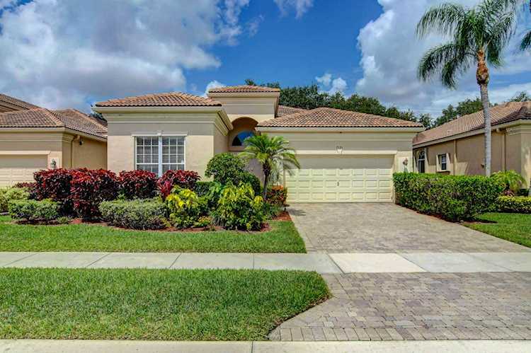 7151 Demedici Circle Delray Beach, FL 33446