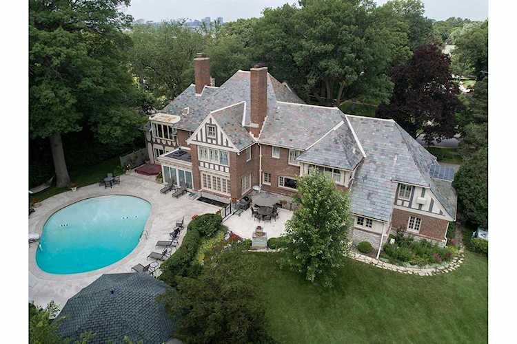 71 Otis Lane Saint Paul, MN 55104