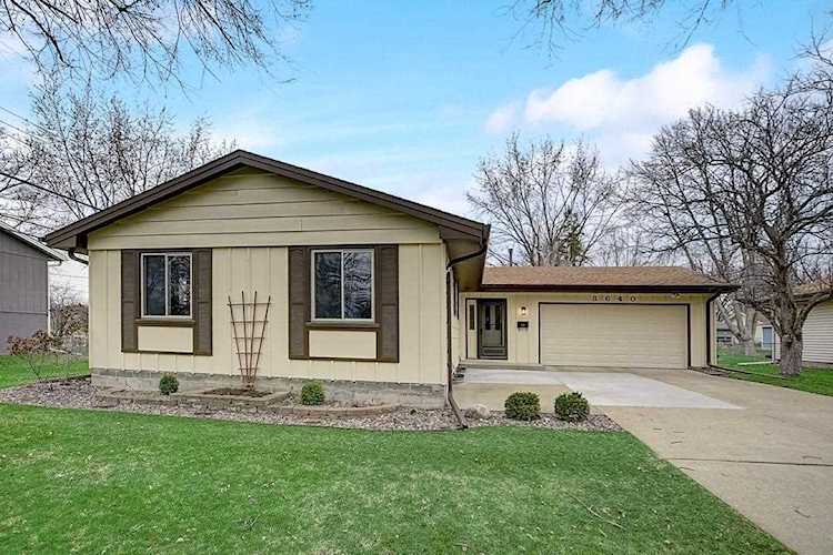 8640 32nd Place N Crystal, MN 55427