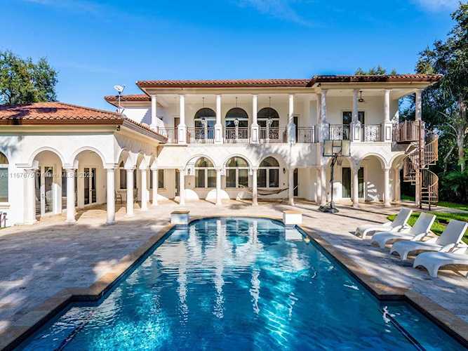 10900 SW 62nd Ave Pinecrest, FL 33156