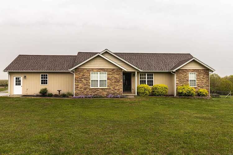 18450 Charity Dr Dixon, MO 65459 | MLS 22022060 Photo 1