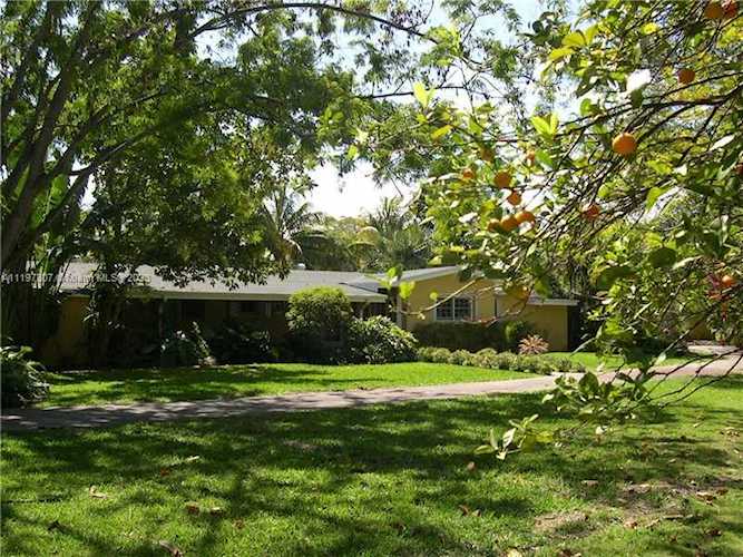 15000 Old Cutler Rd Palmetto Bay, FL 33158
