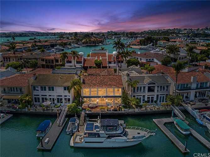 7 Linda Isle Newport Beach, CA 92660 | MLS NP21185477 Photo 1
