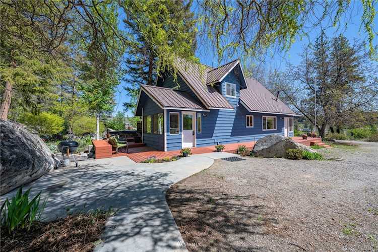 44 Golf Course Dr Pateros, WA 98846